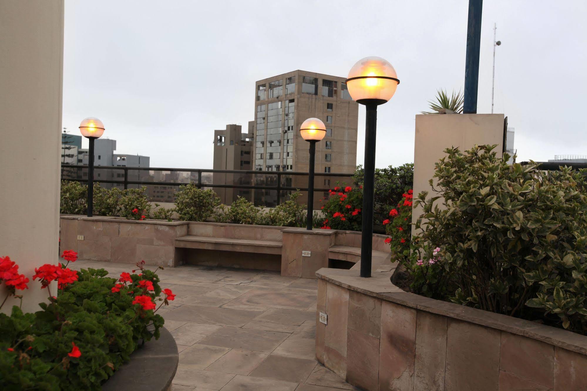 Suites Plaza Las Flores Lima Exterior foto